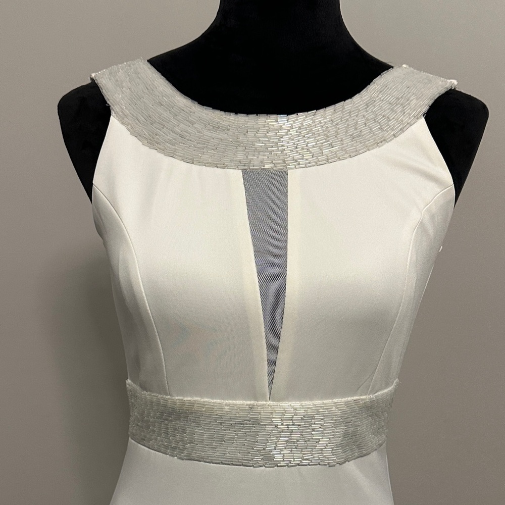 Elegant White Sleeveless Dress